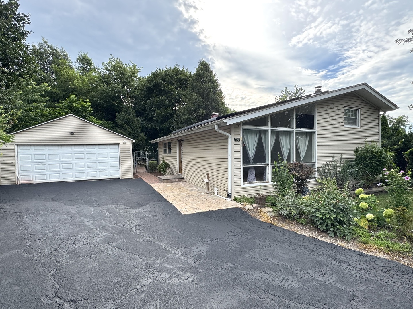 1st image of 1008 Adams Ct, Carpentersville, IL 60110 | MLS# 12721156
