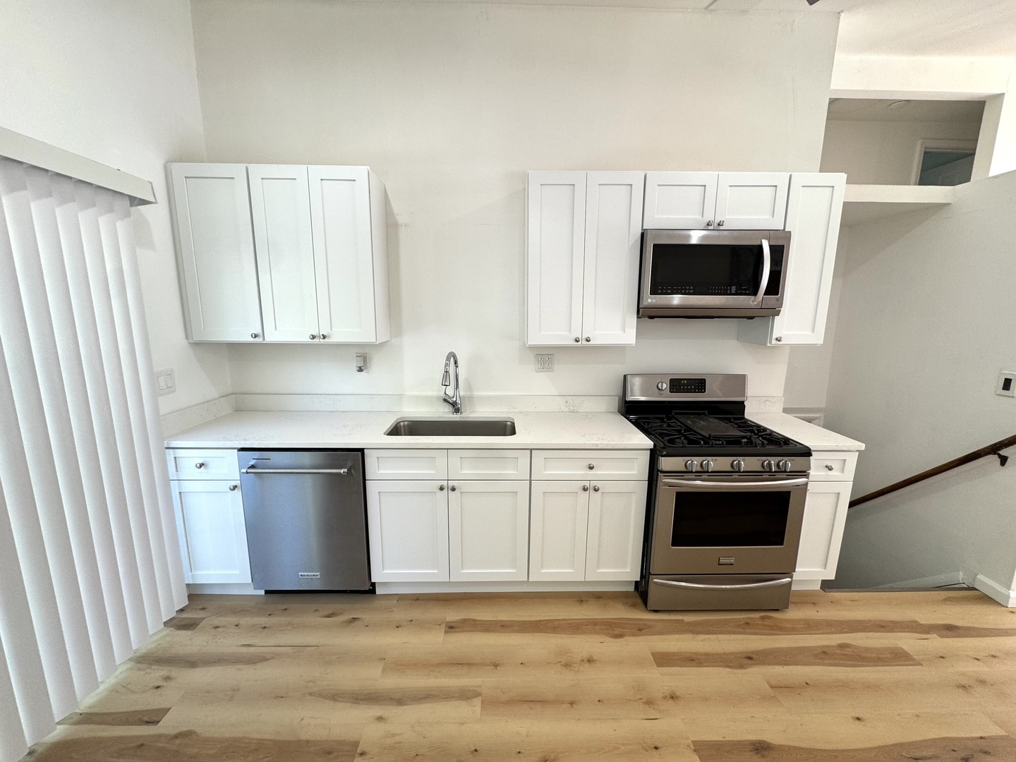 4th image of 1008 Adams Ct, Carpentersville, IL 60110 | MLS# 12721156