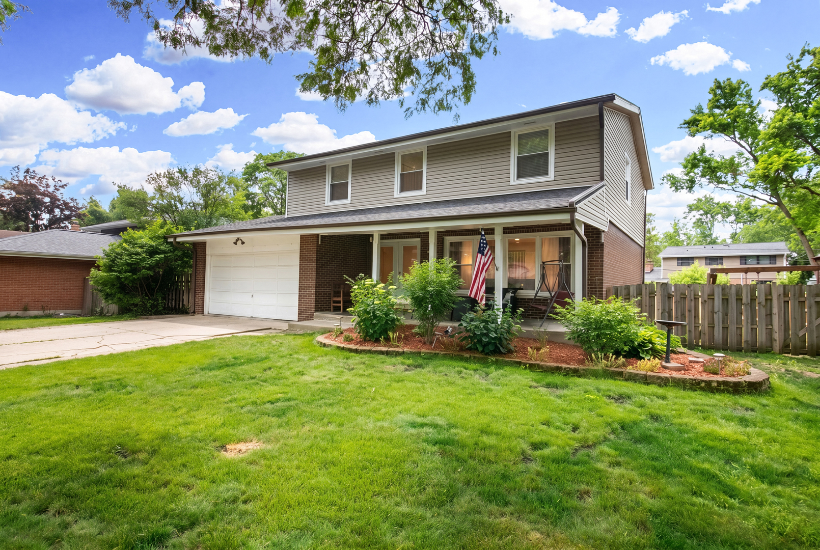 2nd image of 2005 E Cayuga Ln, Mount Prospect, IL 60056 | MLS# 12721199