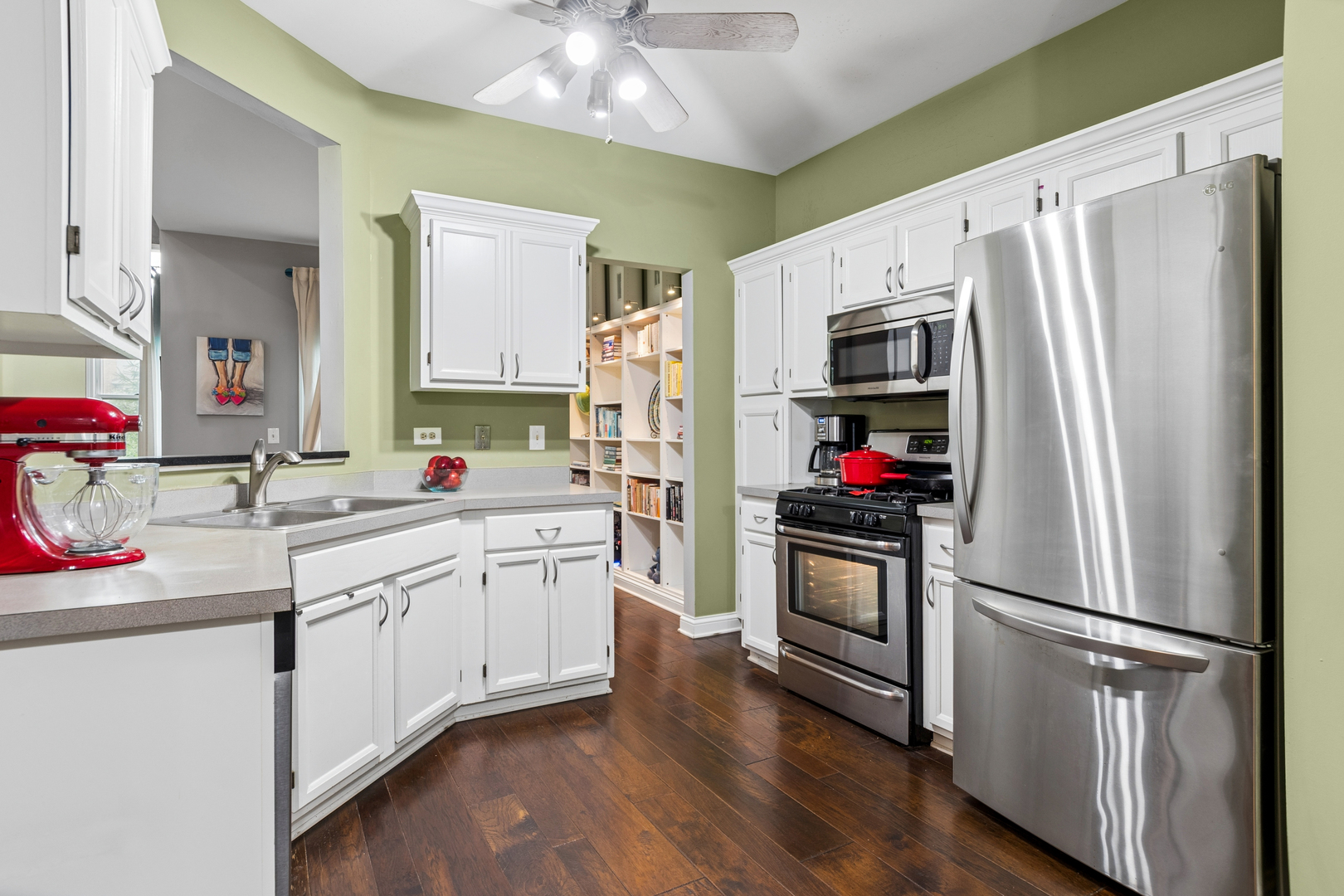 4th image of 1211 Rhodes Ln, Naperville, IL 60540 | MLS# 12721245