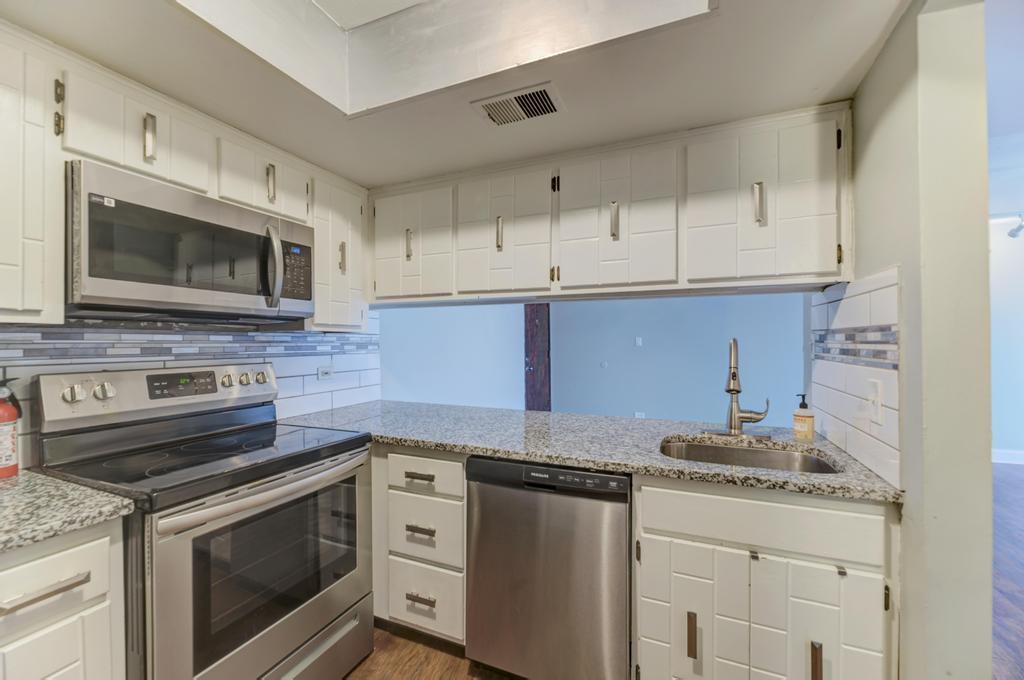 4th image of 830 Elder Rd #B303, Homewood, IL 60430 | MLS# 12721260