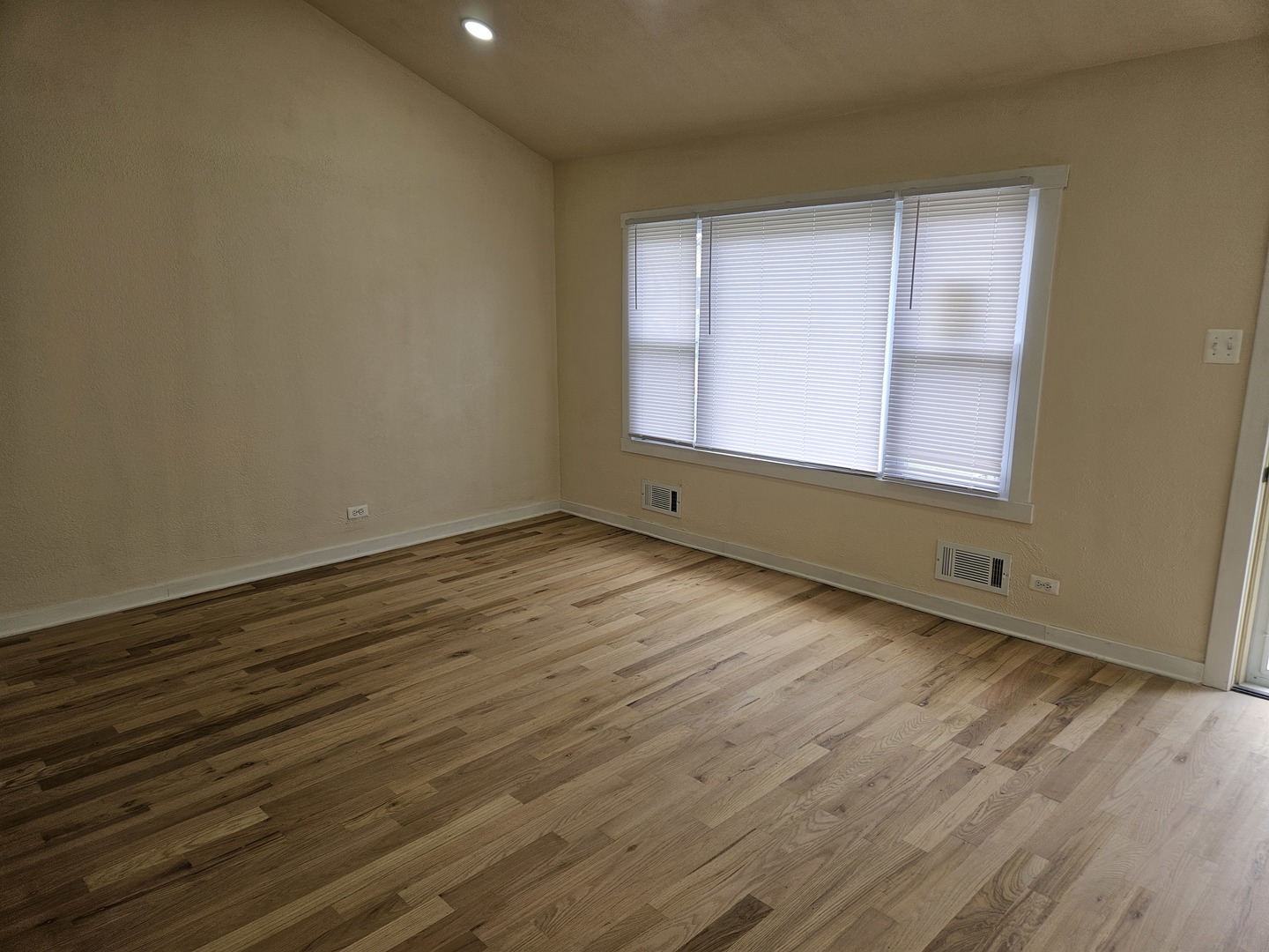 3rd image of 15229 Honore Ave, Harvey, IL 60426 | MLS# 12721320