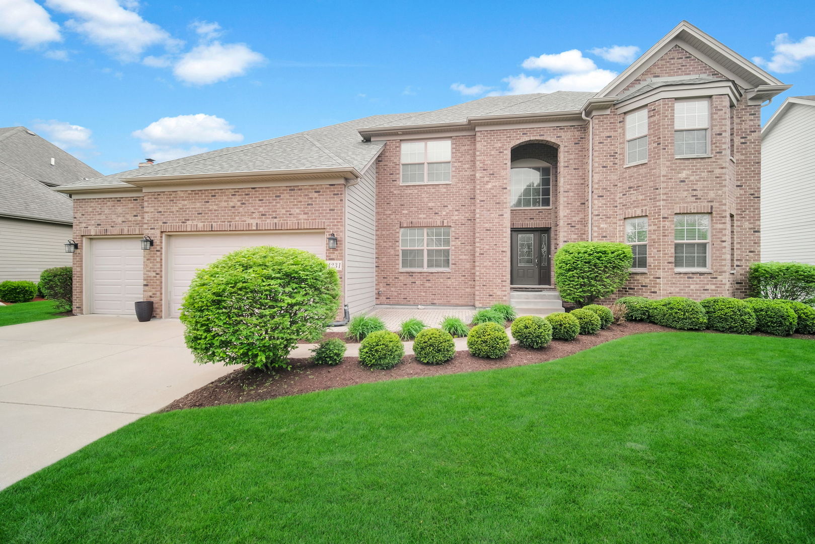 2nd image of 4231 Honey Locust Dr, Naperville, IL 60564 | MLS# 12721534