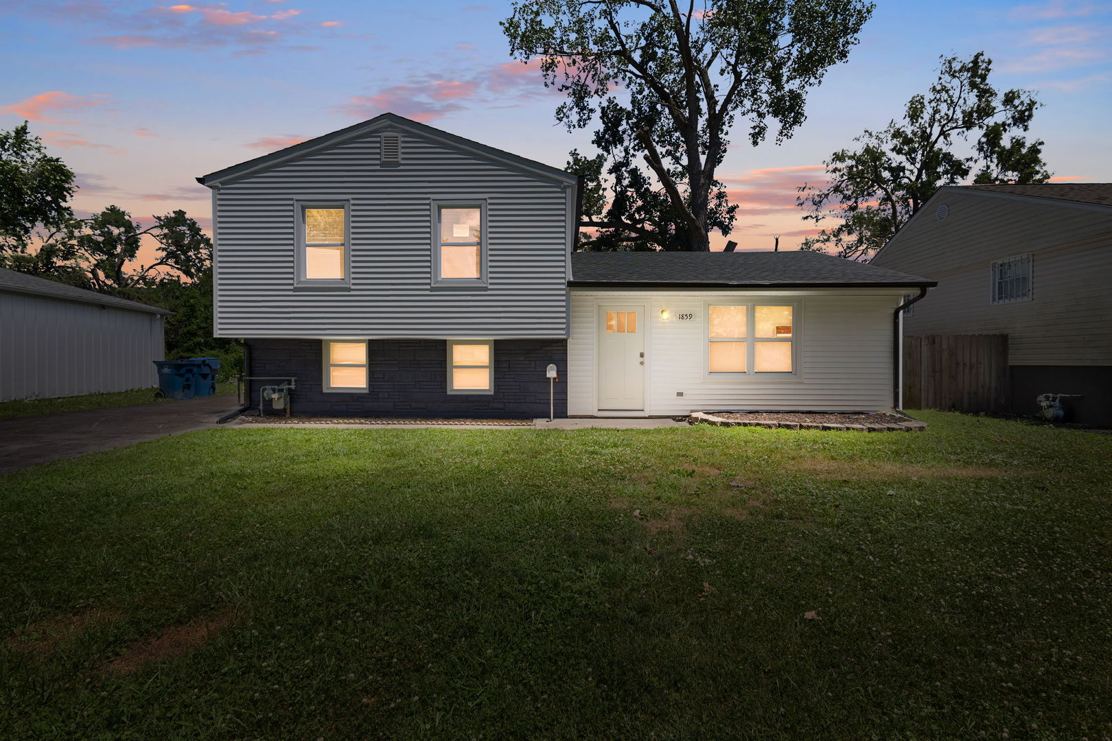 2nd image of 1859 Reichert Ave, Sauk Village, IL 60411 | MLS# 12721541