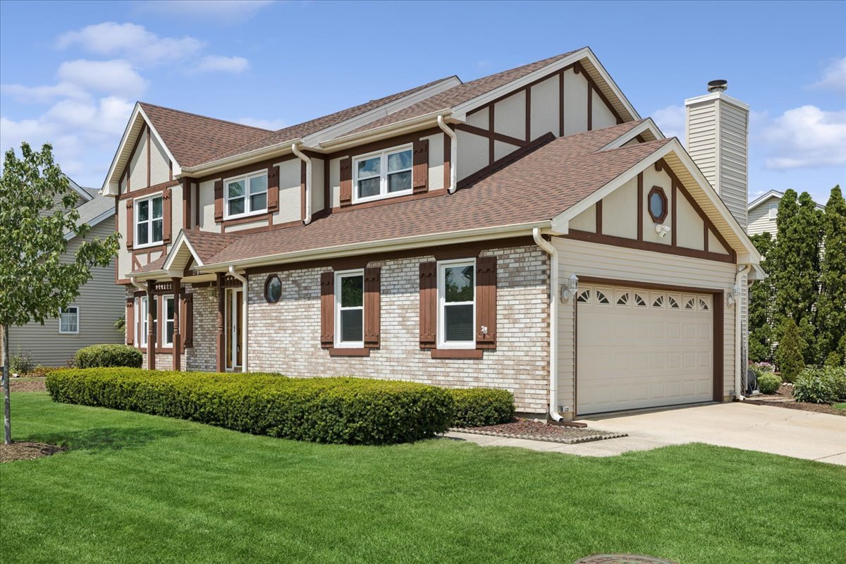 2nd image of 27w390 Waterford Dr, Winfield, IL 60190 | MLS# 12721649