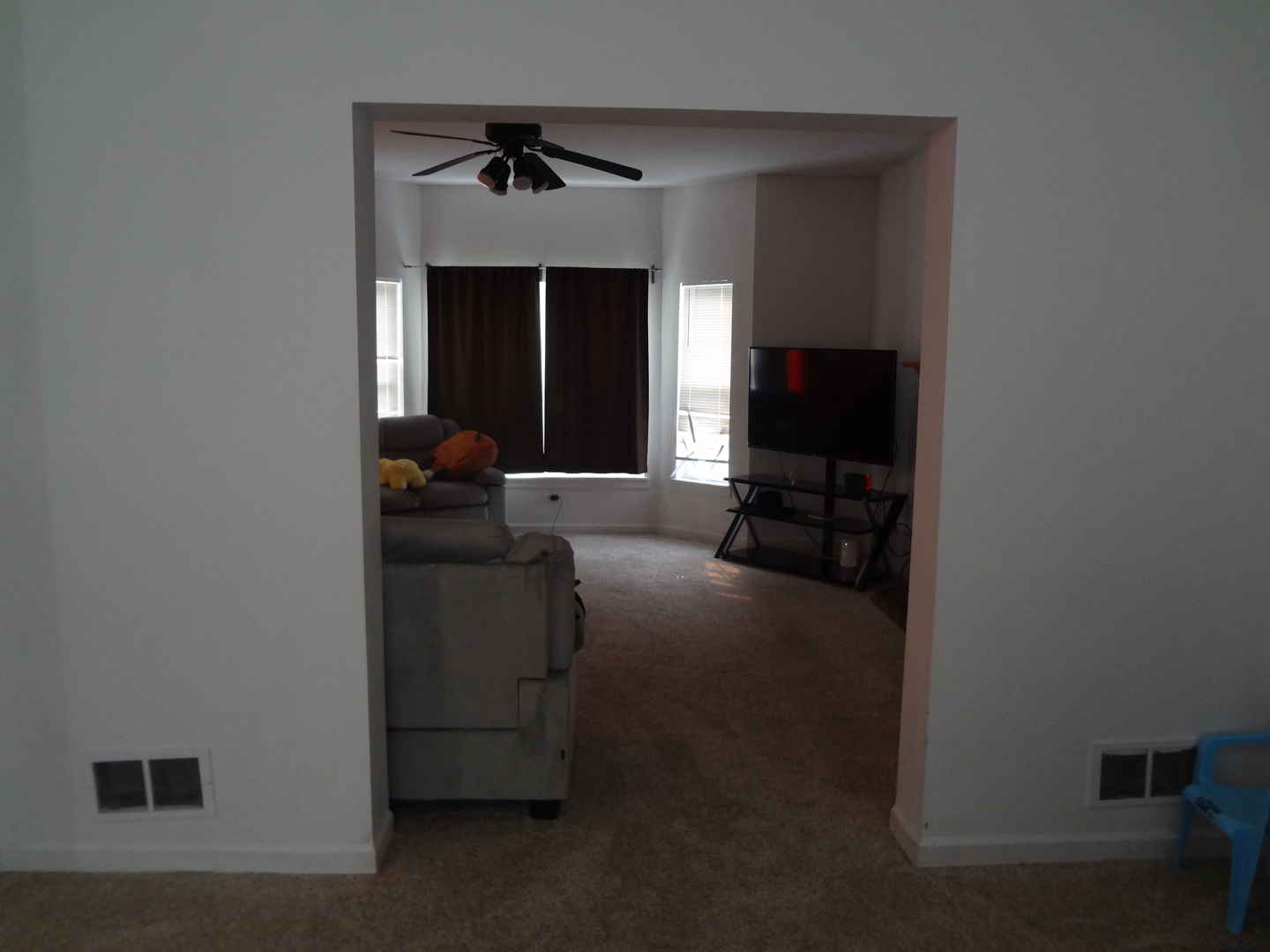 3rd image of 1035 Deer Creek Rd, Carpentersville, IL 60110 | MLS# 12721810