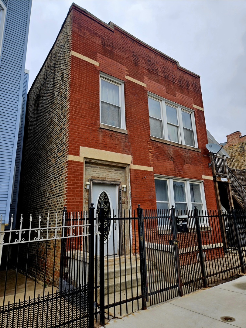 2nd image of 2318 W Grand Ave, Chicago, IL 60612 | MLS# 12721831