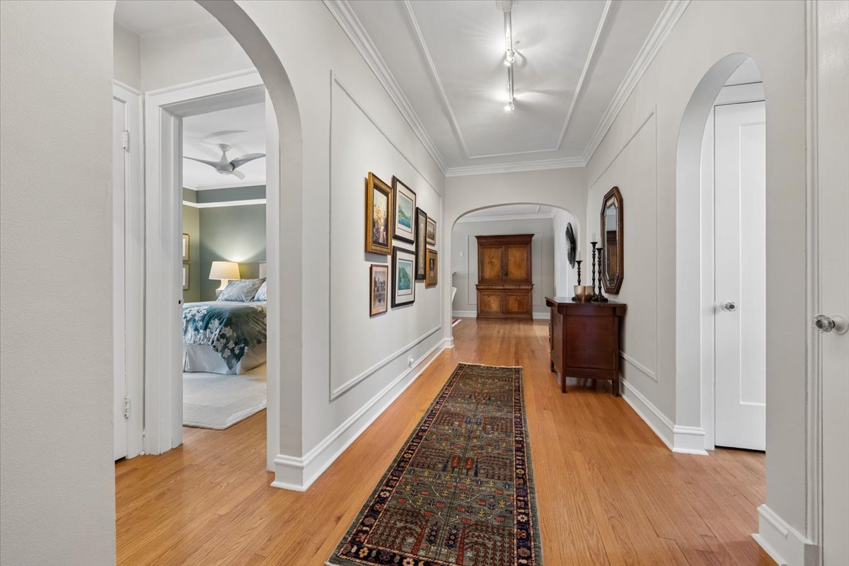 3rd image of 486 Sheridan Rd, Evanston, IL 60202