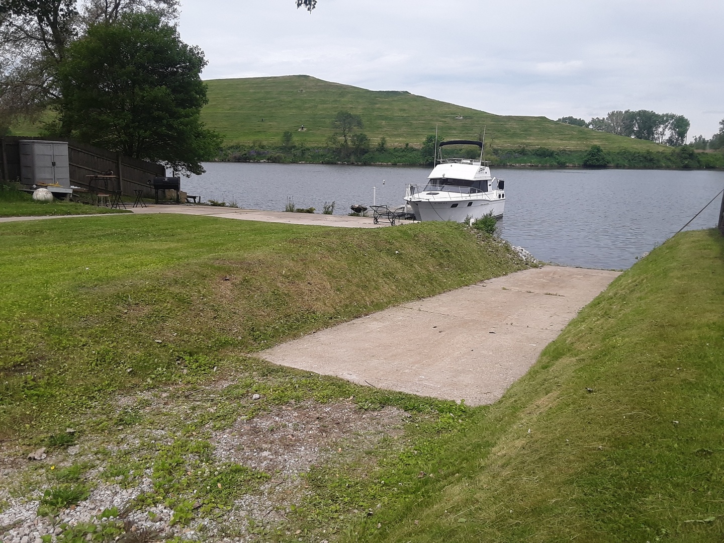 4th image of 13837 S Croissant Dr, Burnham, IL 60633 | MLS# 12722092