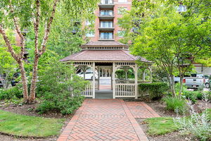 2nd image of 390 S Western Ave, Des Plaines, IL 60016