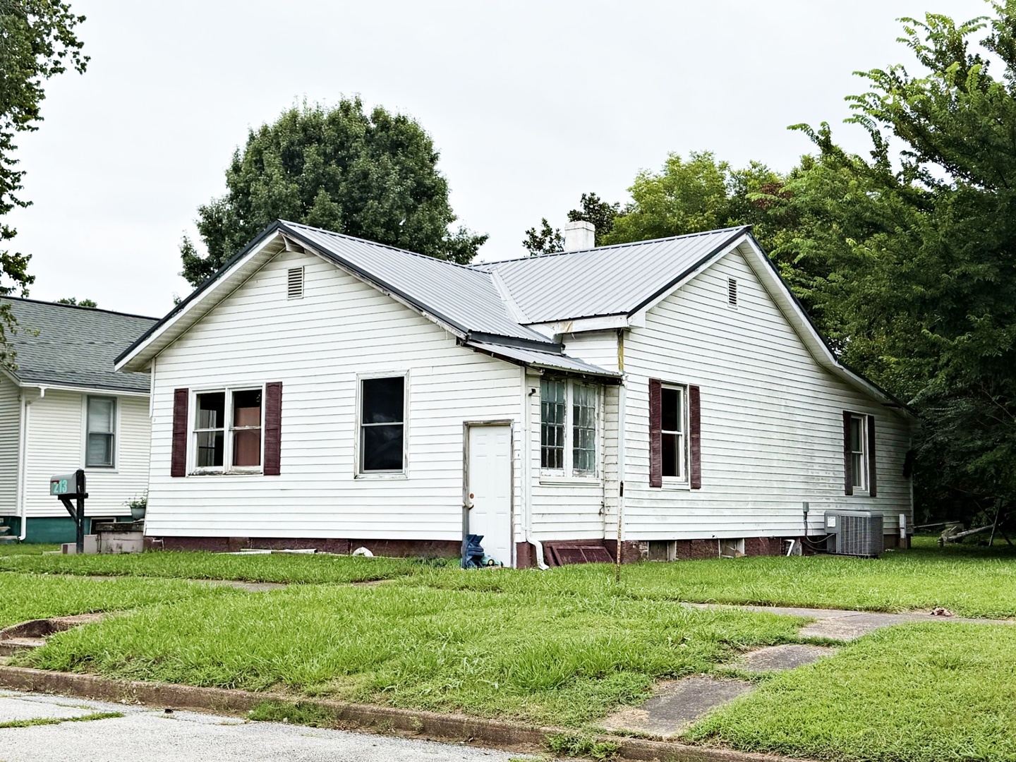 1st image of 213 E 9th St St, Metropolis, IL 62960 | MLS# 12722251