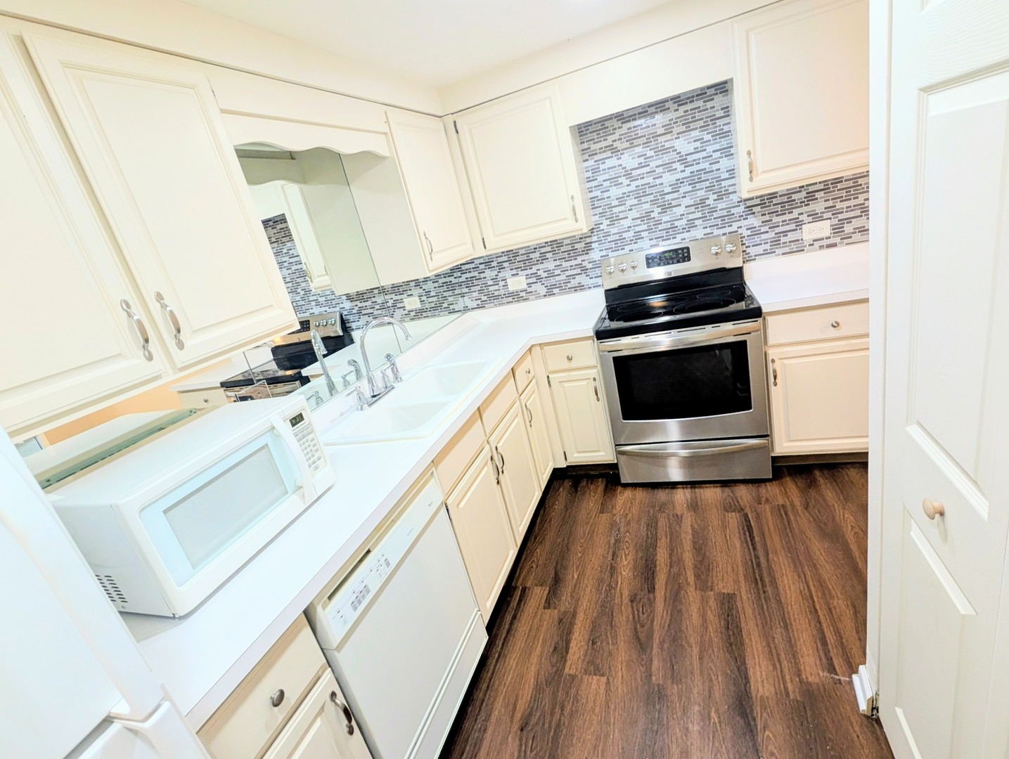 3rd image of 3505 Lakeview Dr, Hazel Crest, IL 60429