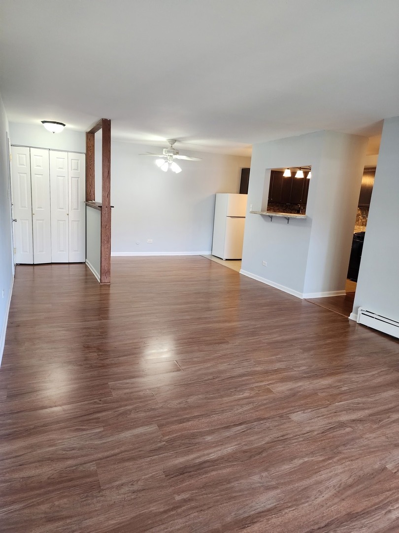 4th image of 1085 Knl Ln, Hoffman Estates, IL 60194