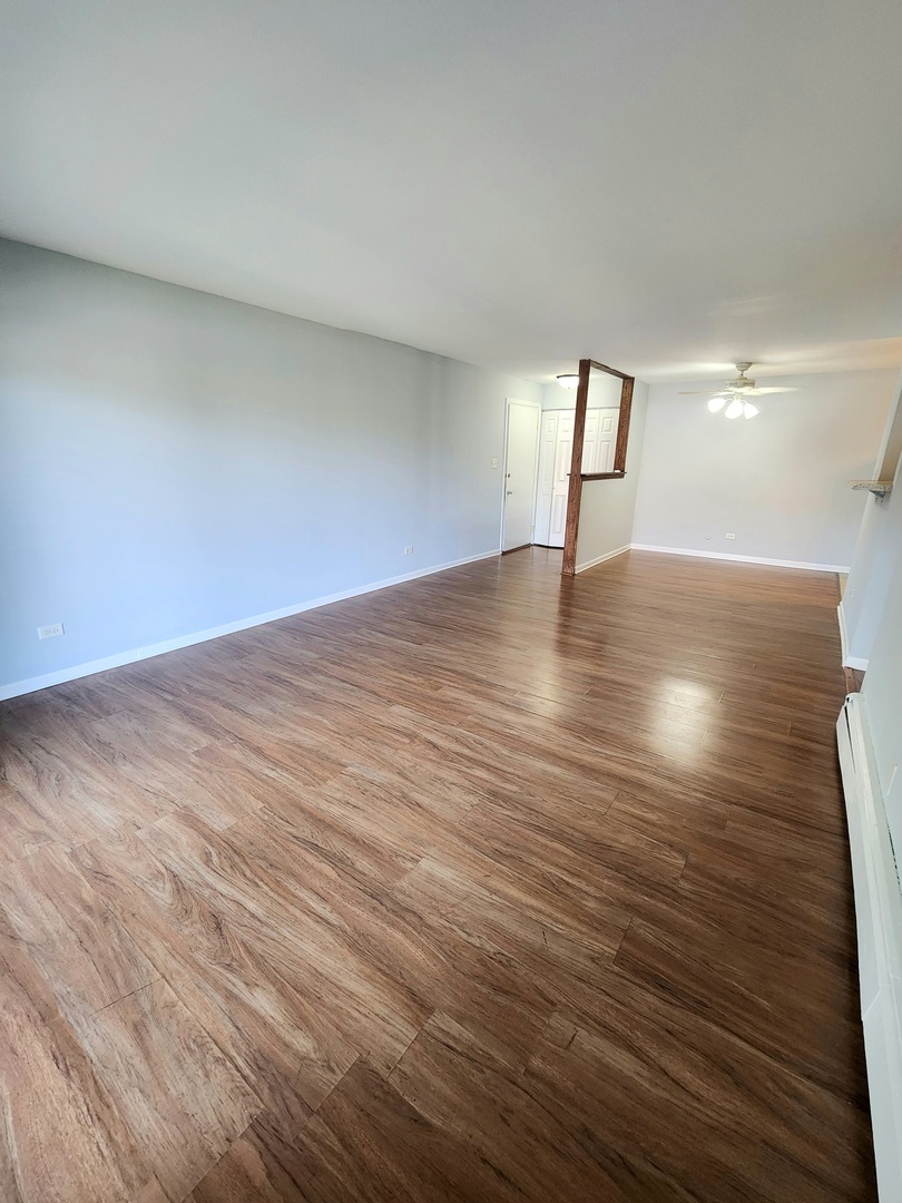 5th image of 1085 Knl Ln, Hoffman Estates, IL 60194