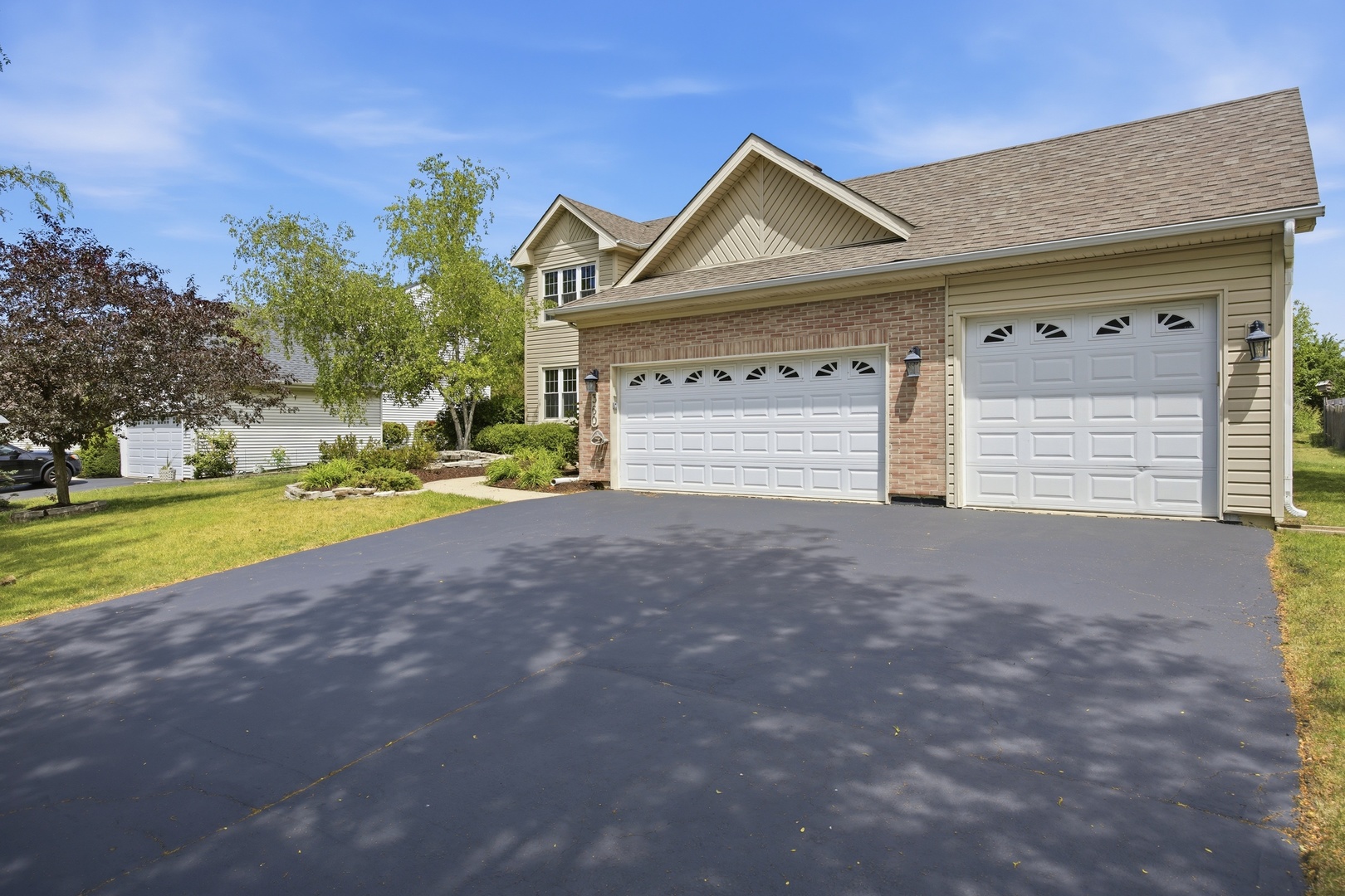 2nd image of 360 Winding Canyon Wy, Algonquin, IL 60102 | MLS# 12722343