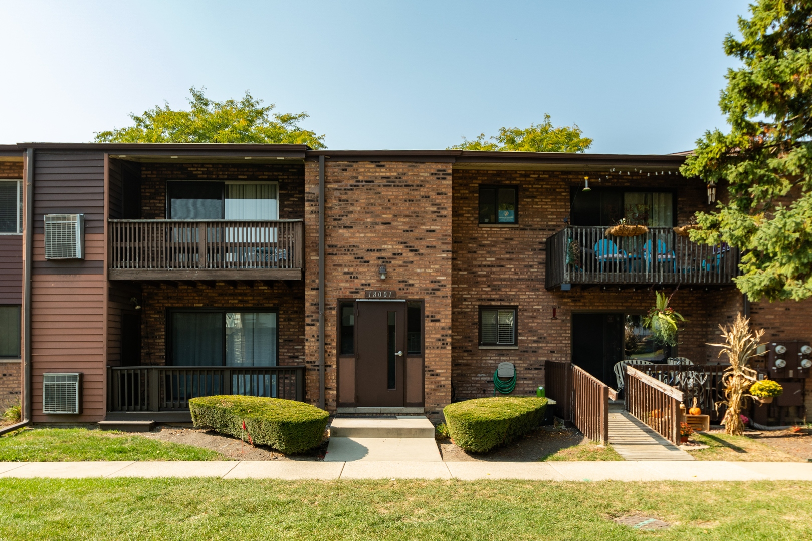 2nd image of 18001 Oak Park Ave #D, Tinley Park, IL 60477 | MLS# 12722385