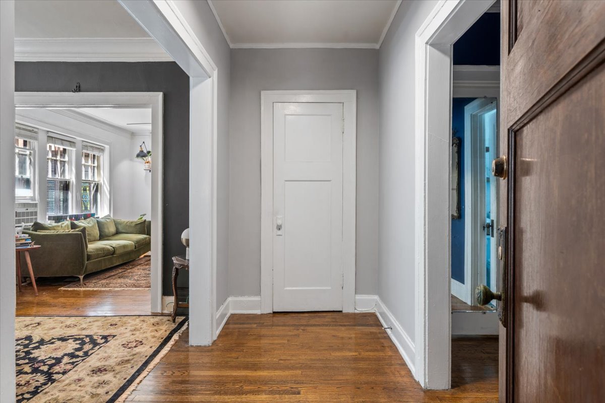 3rd image of 2018 Sherman Ave #1W, Evanston, IL 60201 | MLS# 12722408