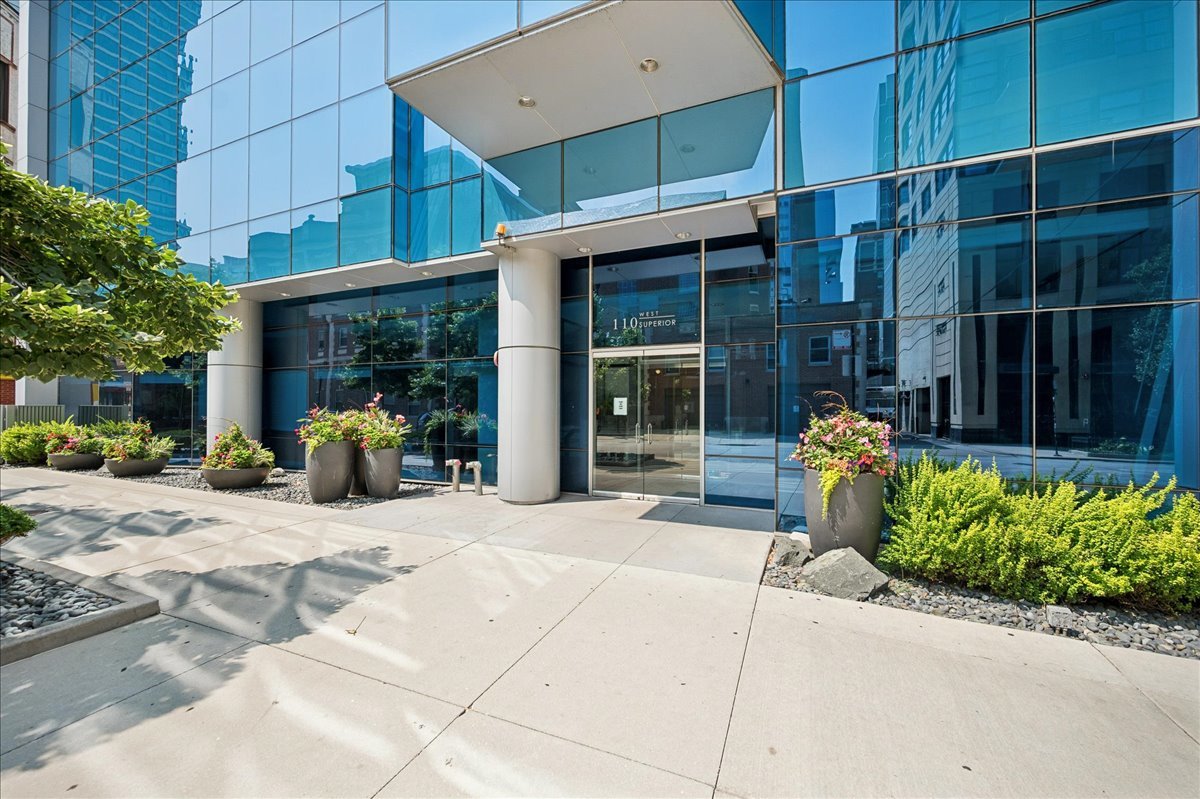 2nd image of 110 W Superior St #1003, Chicago, IL 60654 | MLS# 12722484
