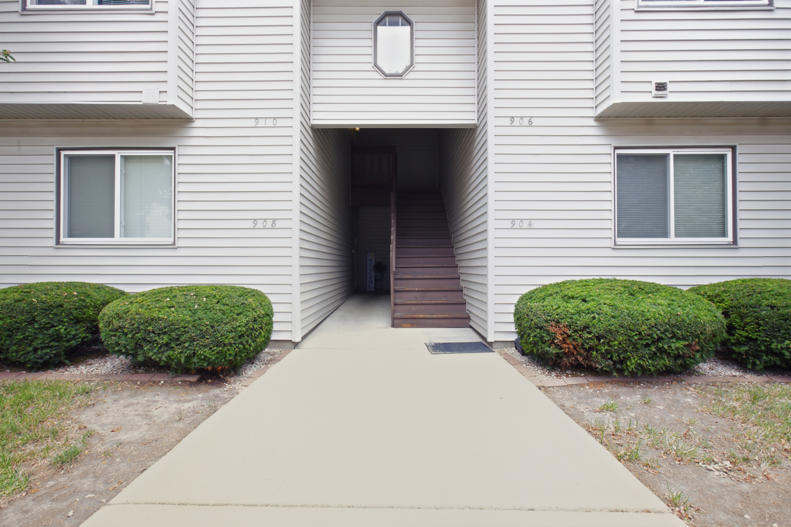 2nd image of 904 Kara Dr #904, Champaign, IL 61822 | MLS# 12722488