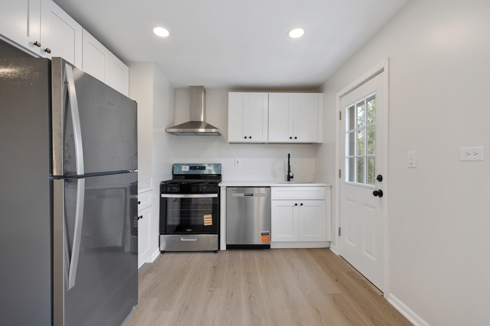 3rd image of 206 Ridge Cir, Streamwood, IL 60107 | MLS# 12722681