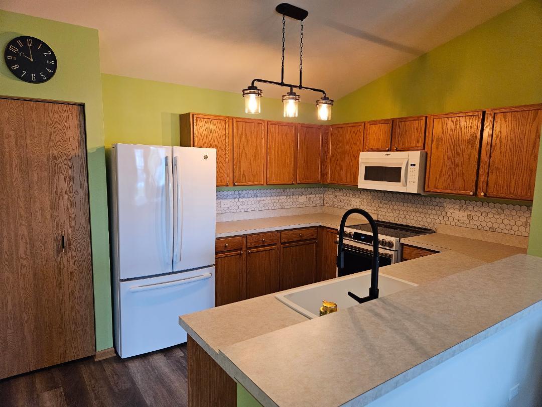 2nd image of 329 Silverstone Dr #329, Carpentersville, IL 60110 | MLS# 12722686