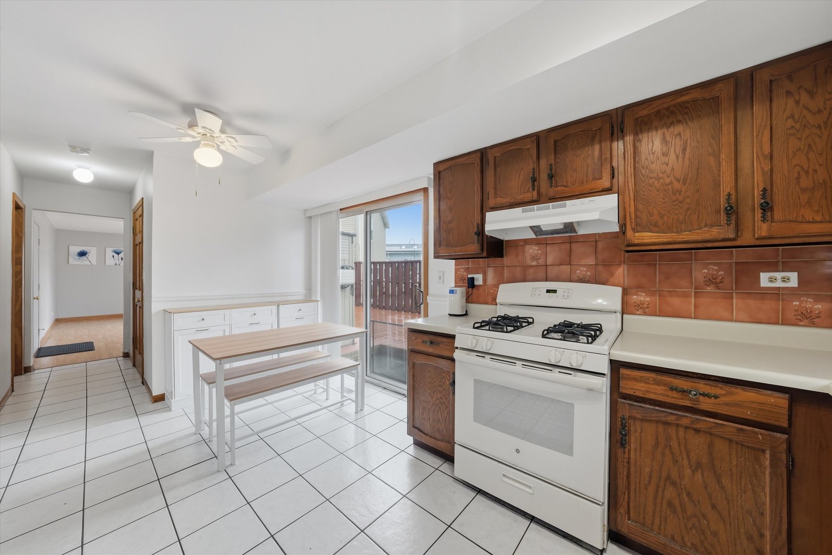 4th image of 130 Lasalle Rd, Streamwood, IL 60107 | MLS# 12722969