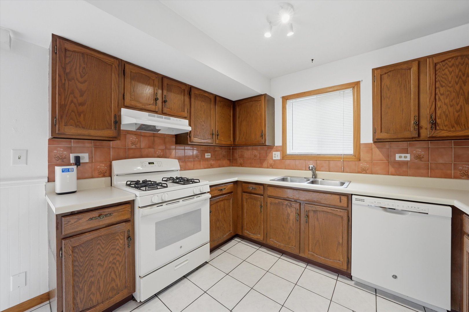 5th image of 130 Lasalle Rd, Streamwood, IL 60107 | MLS# 12722969
