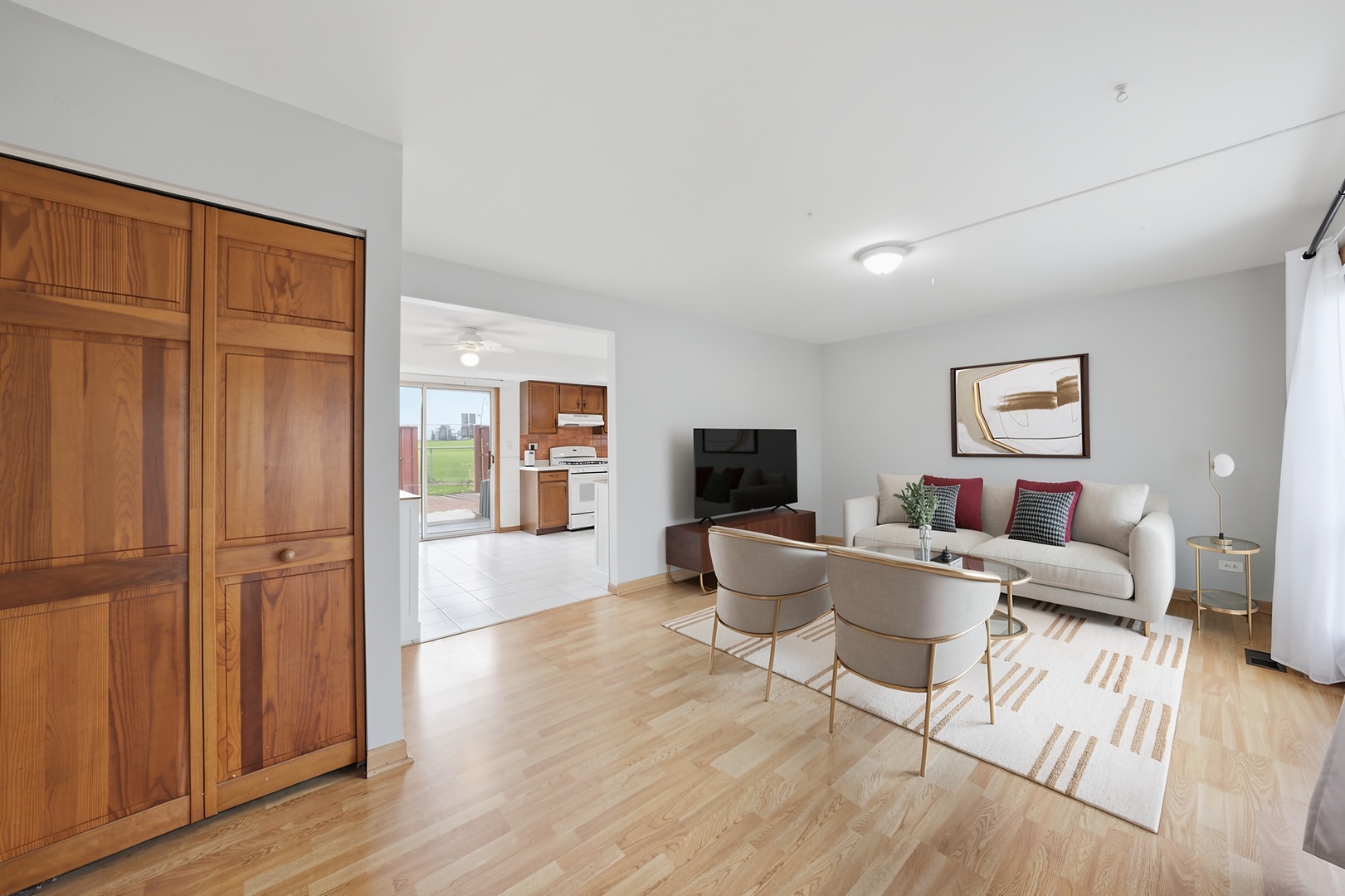 3rd image of 130 Lasalle Rd, Streamwood, IL 60107 | MLS# 12722969