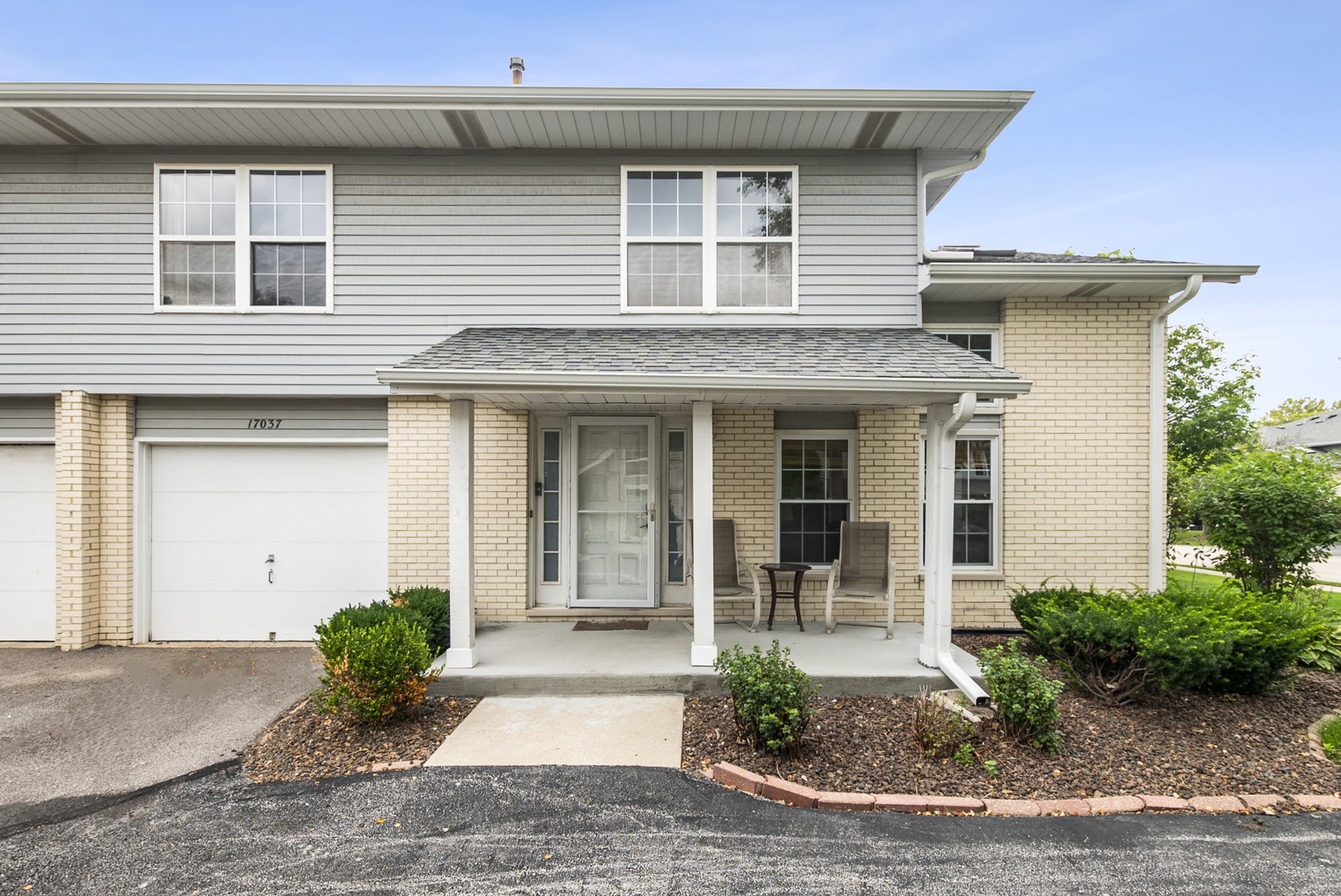 2nd image of 17037 East Circle Dr #17037, Tinley Park, IL 60477 | MLS# 12723015