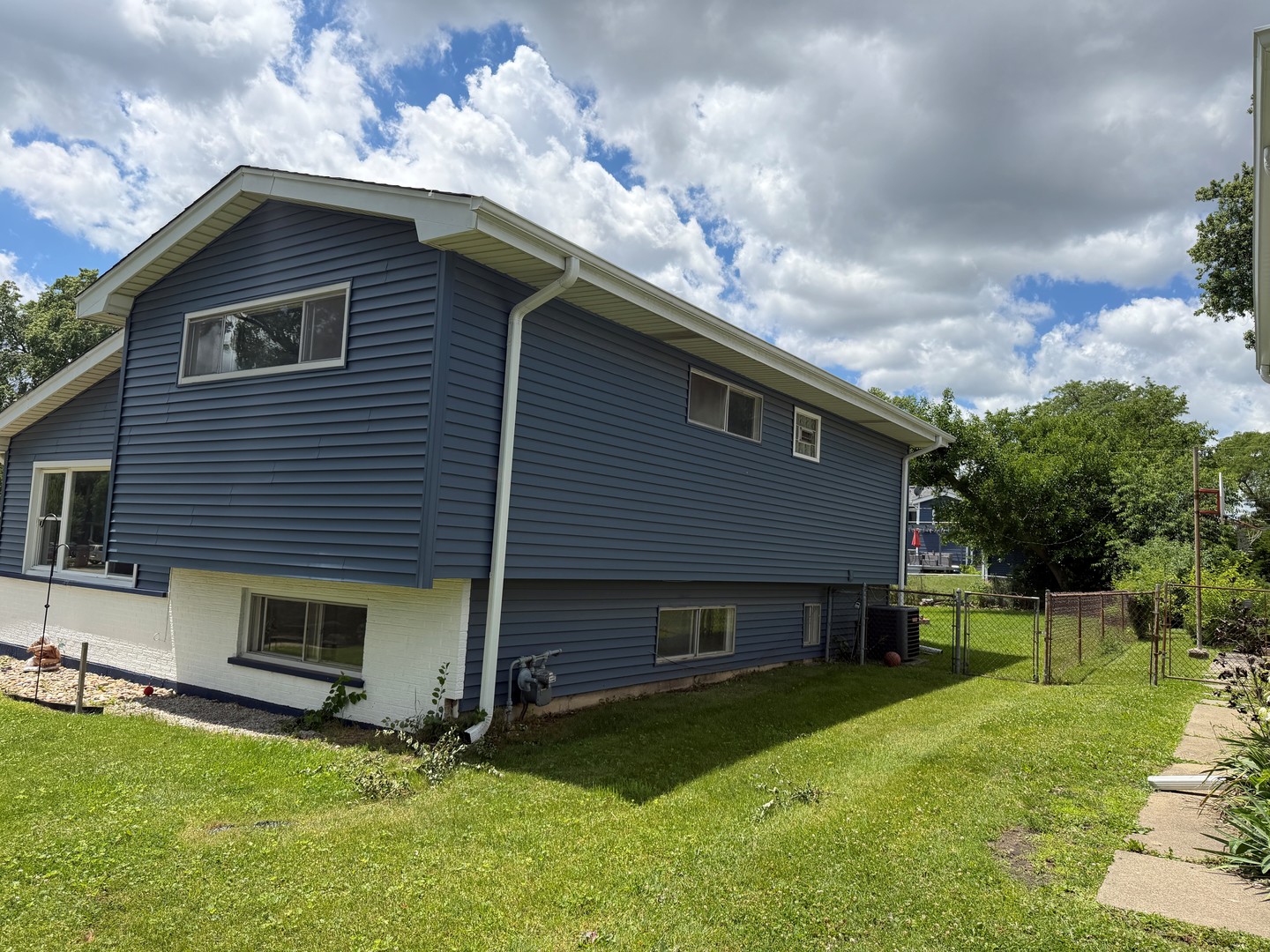 2nd image of 934 S Harvard Ave, Addison, IL 60101 | MLS# 12723048