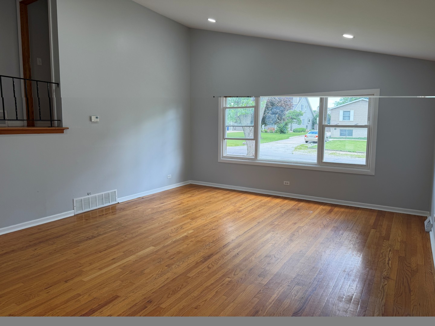 3rd image of 934 S Harvard Ave, Addison, IL 60101 | MLS# 12723048