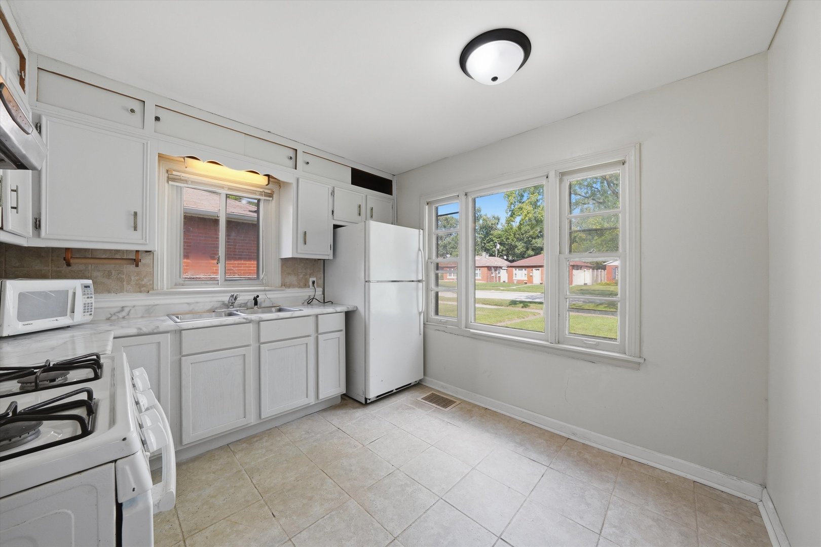5th image of 14840 Langley Ave, Dolton, IL 60419 | MLS# 12723228