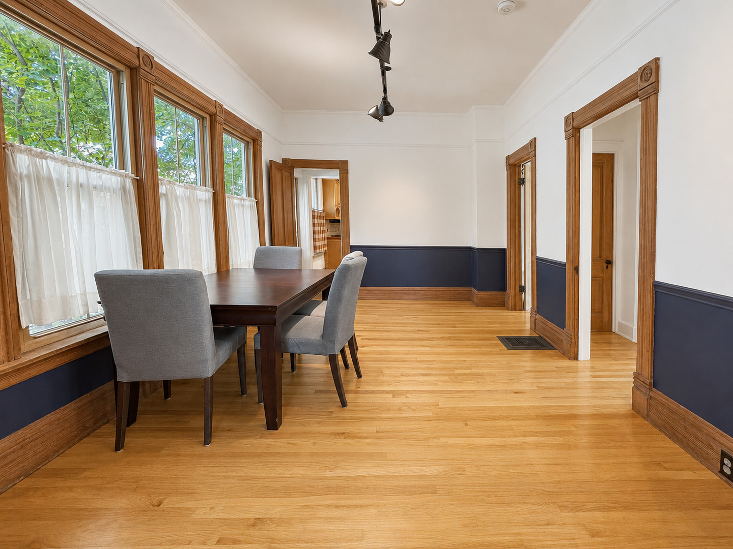 5th image of 1013 Simpson St, Evanston, IL 60201 | MLS# 12723235