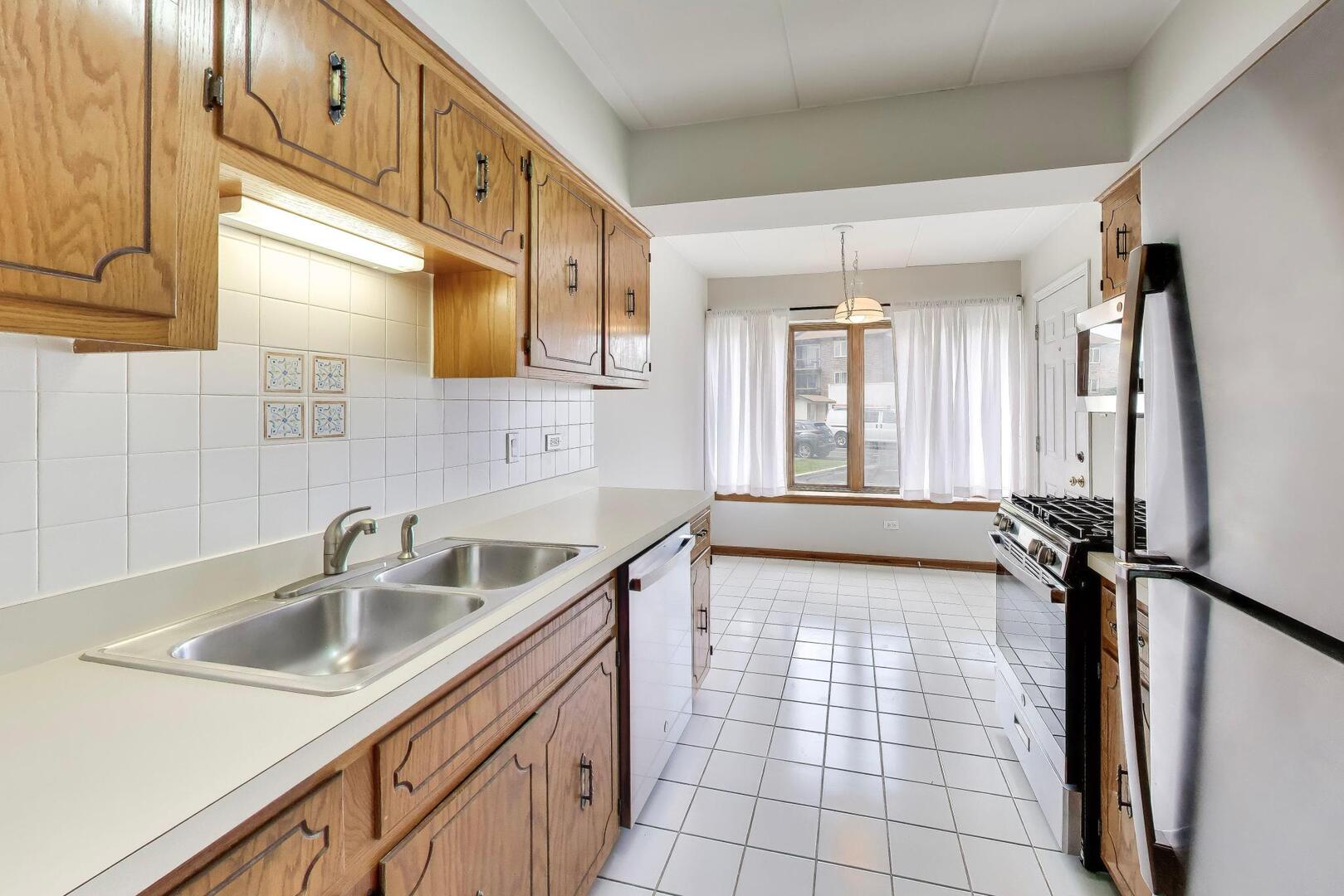 4th image of 4932 Circle Ct #502, Crestwood, IL 60418 | MLS# 12723392