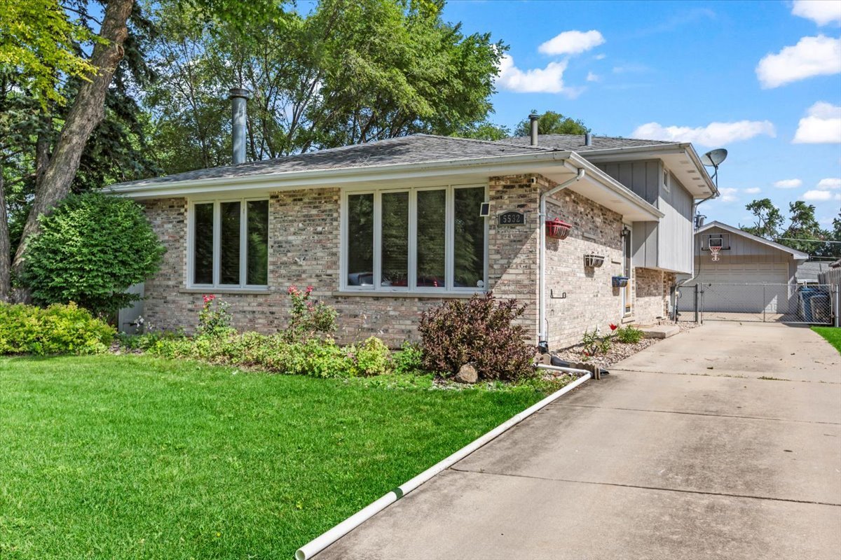 1st image of 5532 129th St, Crestwood, IL 60418 | MLS# 12723452