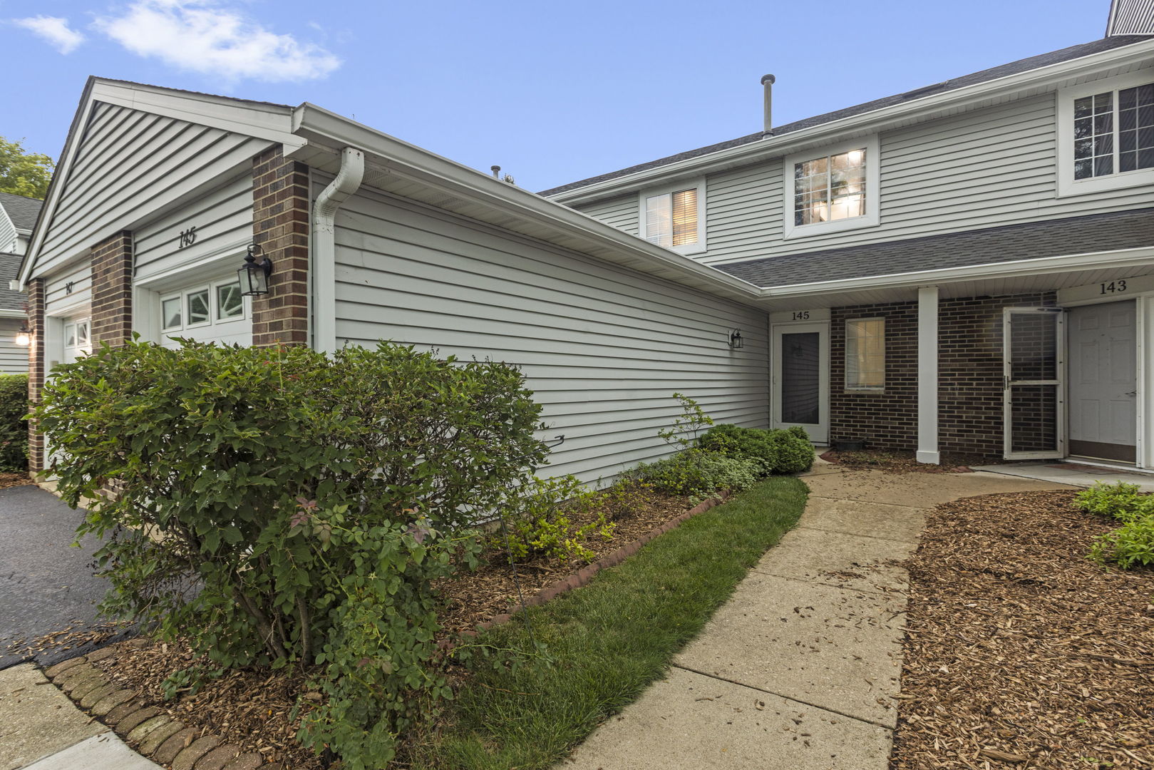 3rd image of 145 Winchester Dr, Streamwood, IL 60107 | MLS# 12723454