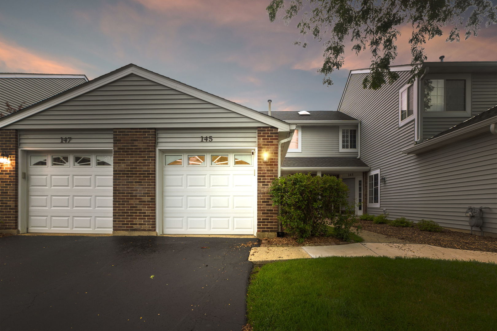 2nd image of 145 Winchester Dr, Streamwood, IL 60107 | MLS# 12723454