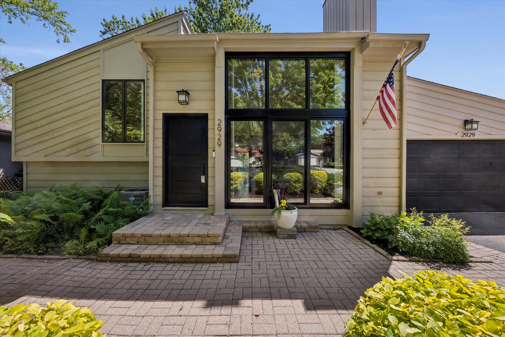 2nd image of 2929 Northcreek Dr, Woodridge, IL 60517 | MLS# 12723511