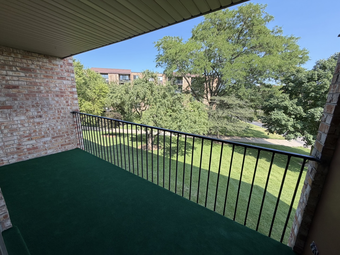 3rd image of 1101 S Hunt Club Dr #214, Mount Prospect, IL 60056 | MLS# 12723560