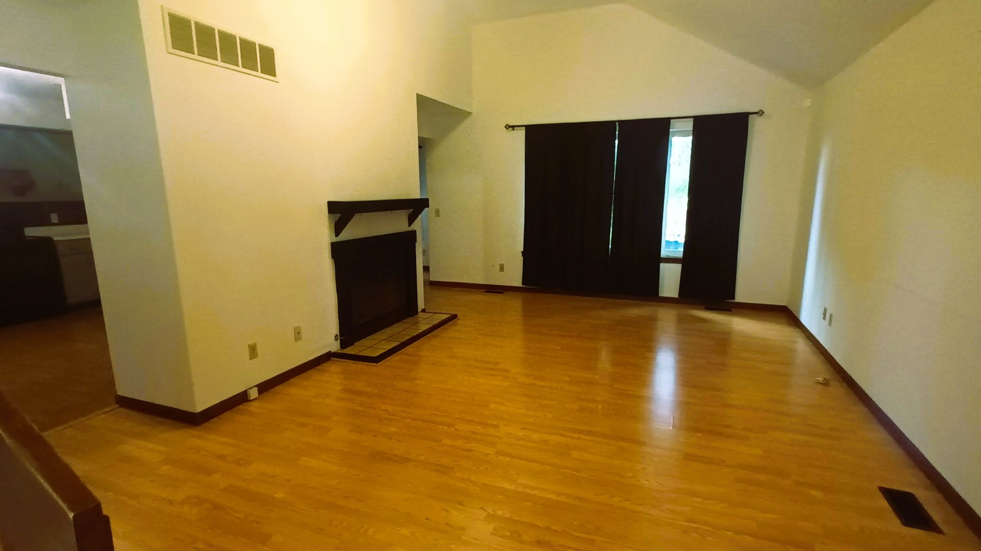 3rd image of 507 Clearwater Dr, Champaign, IL 61822