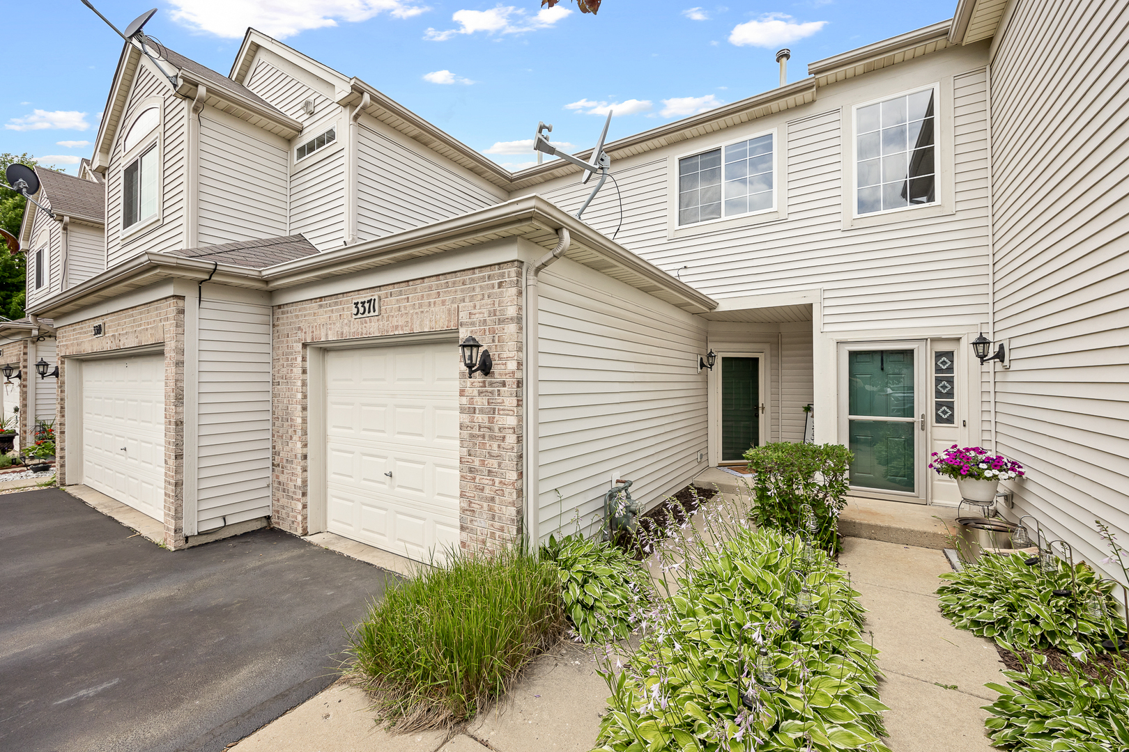 2nd image of 3371 Blue Ridge Dr #0, Carpentersville, IL 60110 | MLS# 12723756