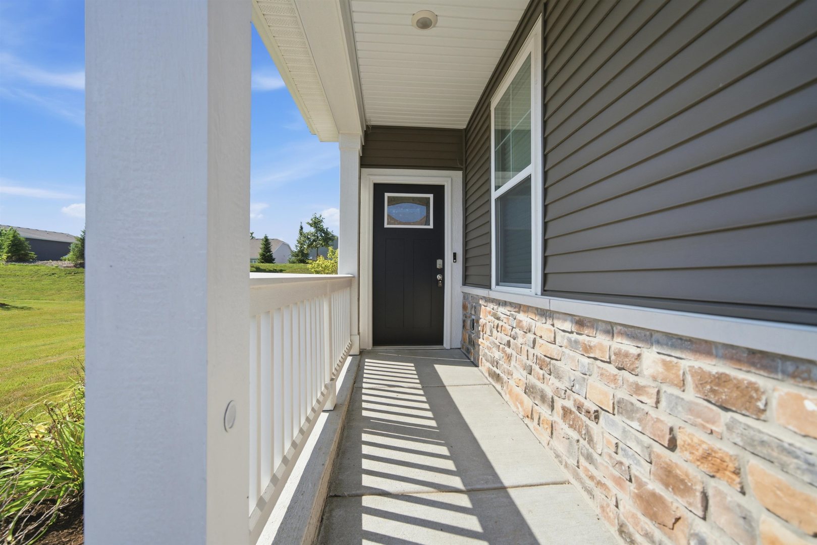 3rd image of 1133 Williamsburg St, Pingree Grove, IL 60140 | MLS# 12723827