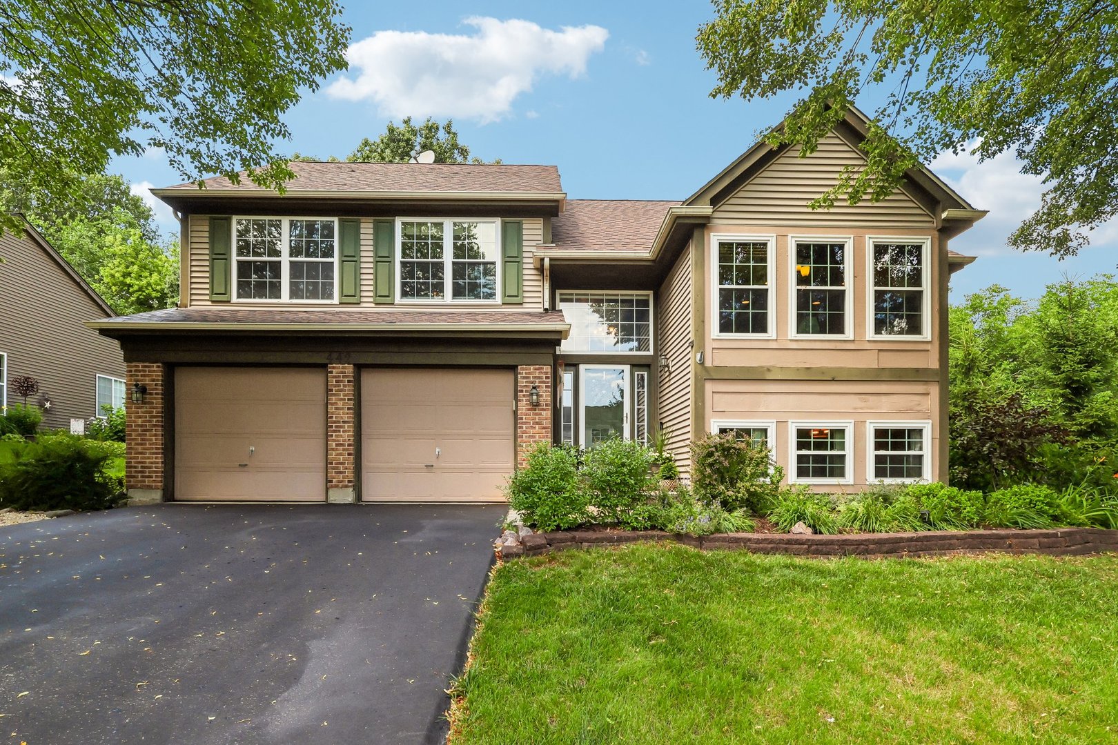 1st image of 442 Harbor Dr, Carpentersville, IL 60110 | MLS# 12723837
