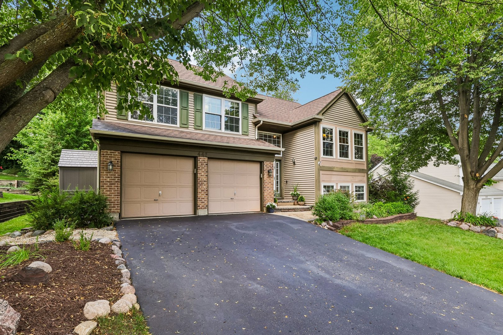 2nd image of 442 Harbor Dr, Carpentersville, IL 60110 | MLS# 12723837