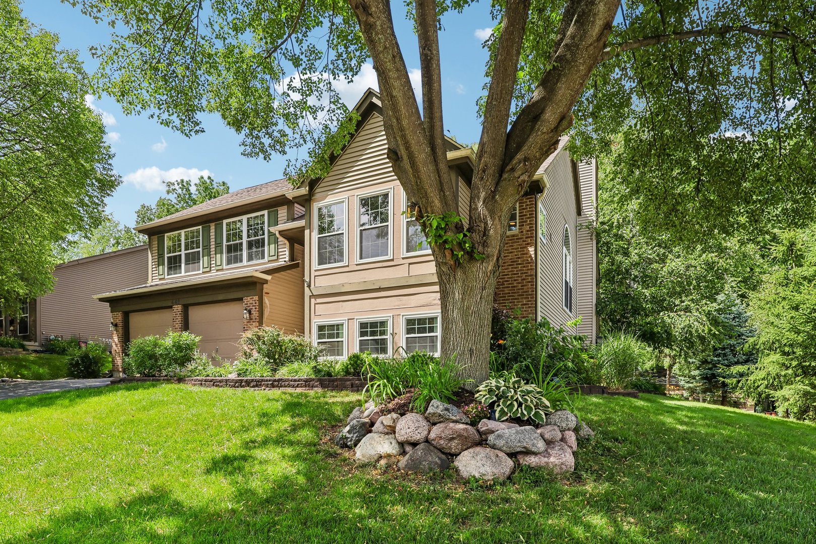 3rd image of 442 Harbor Dr, Carpentersville, IL 60110 | MLS# 12723837