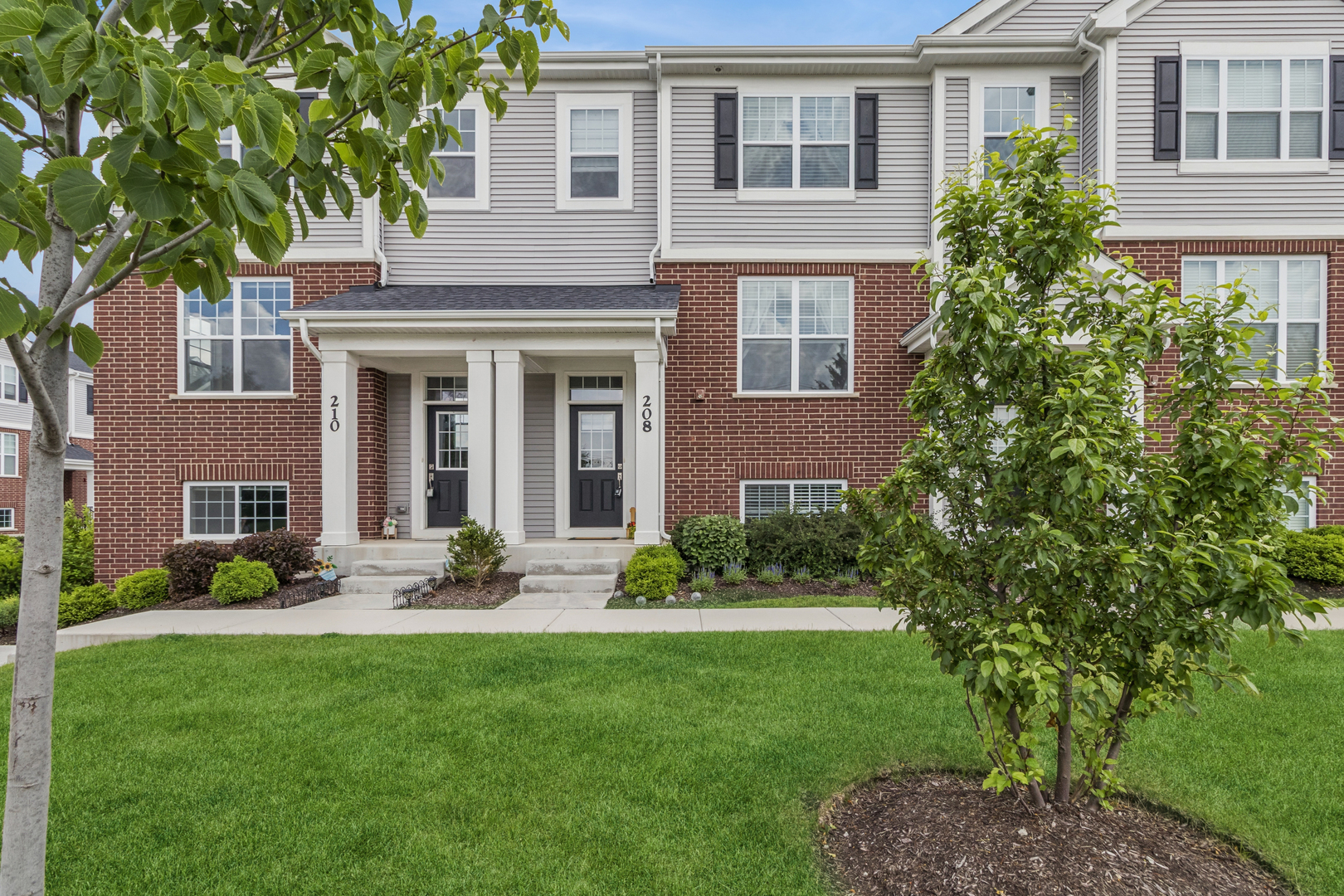 1st image of 208 Timberleaf Cir, Roselle, IL 60172 | MLS# 12723852