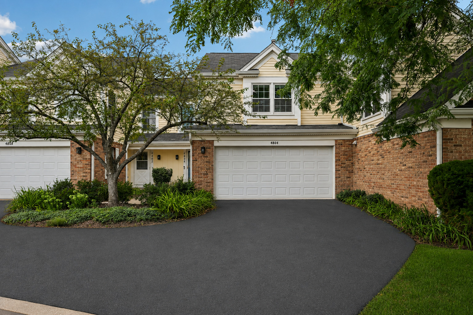 1st image of 4804 Turnberry Dr, Hoffman Estates, IL 60010 | MLS# 12723904