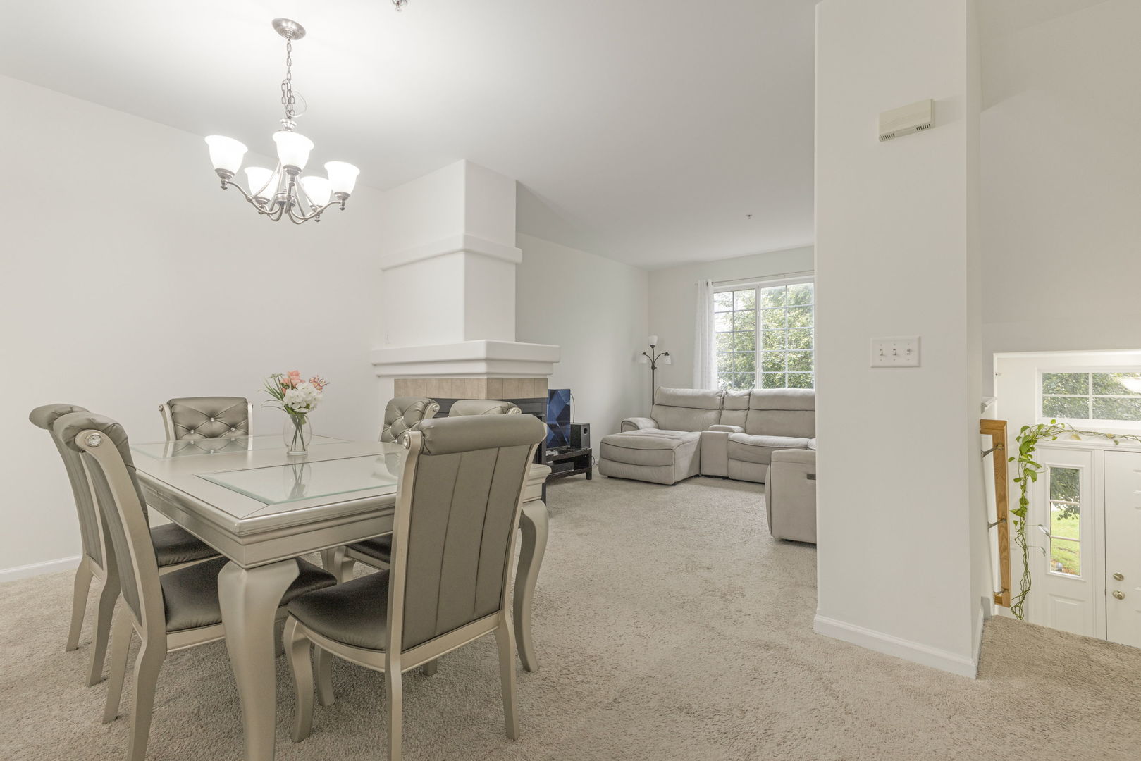 2nd image of 721 Hanbury Dr, Des Plaines, IL 60016 | MLS# 12723945