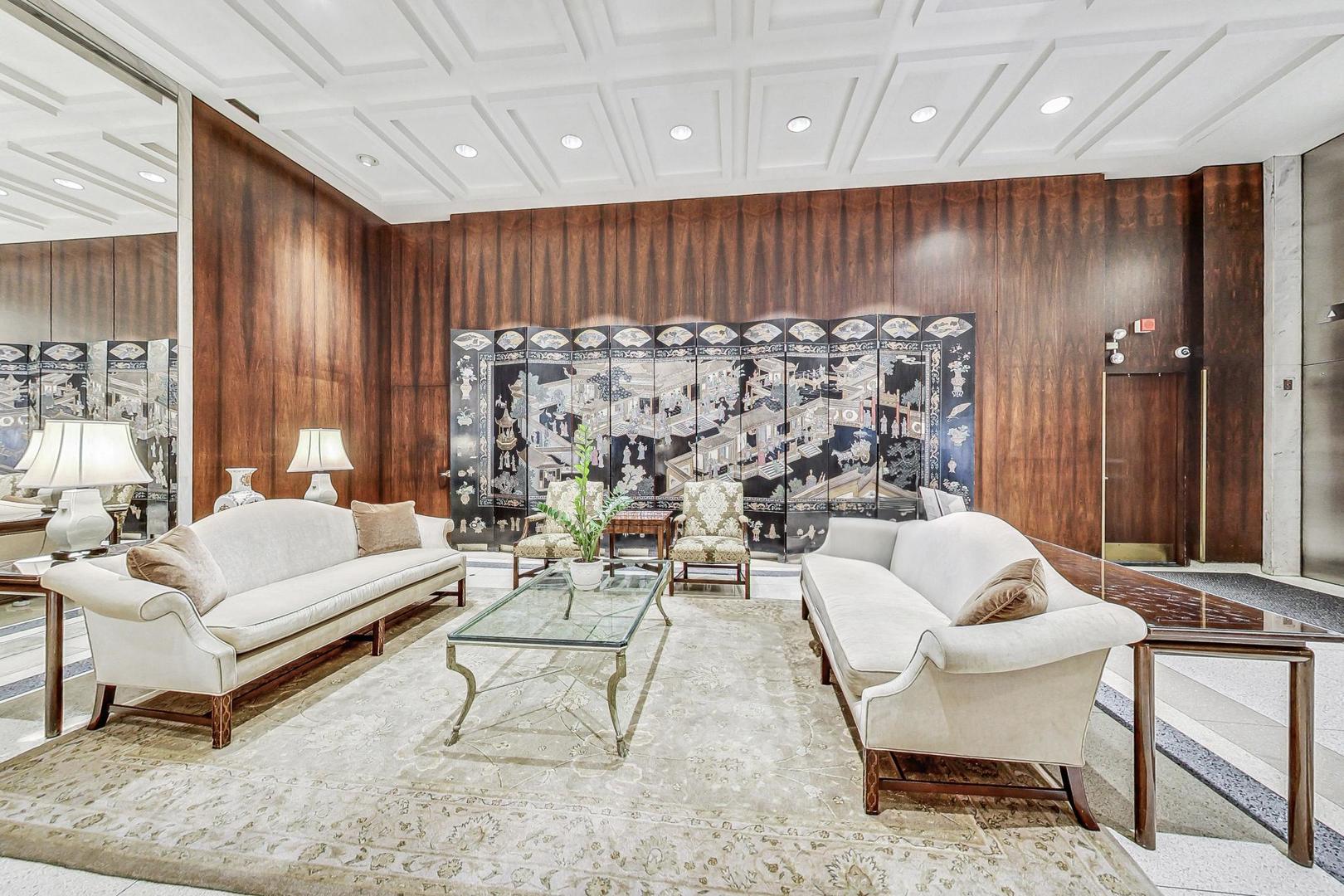 3rd image of 777 N Michigan Ave, Chicago, IL 60611