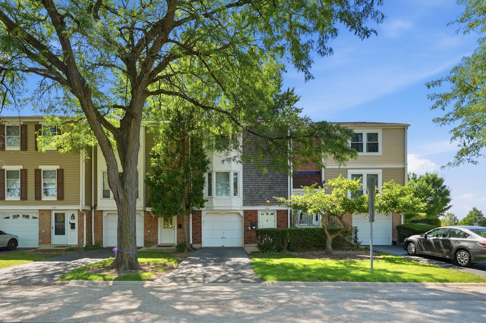 1st image of 1996 Holbrook Ln, Hoffman Estates, IL 60194 | MLS# 12723961